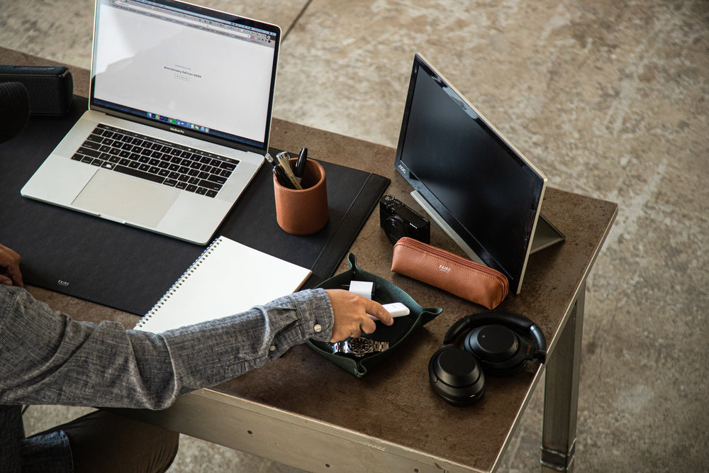 Holmes Desk Pad
