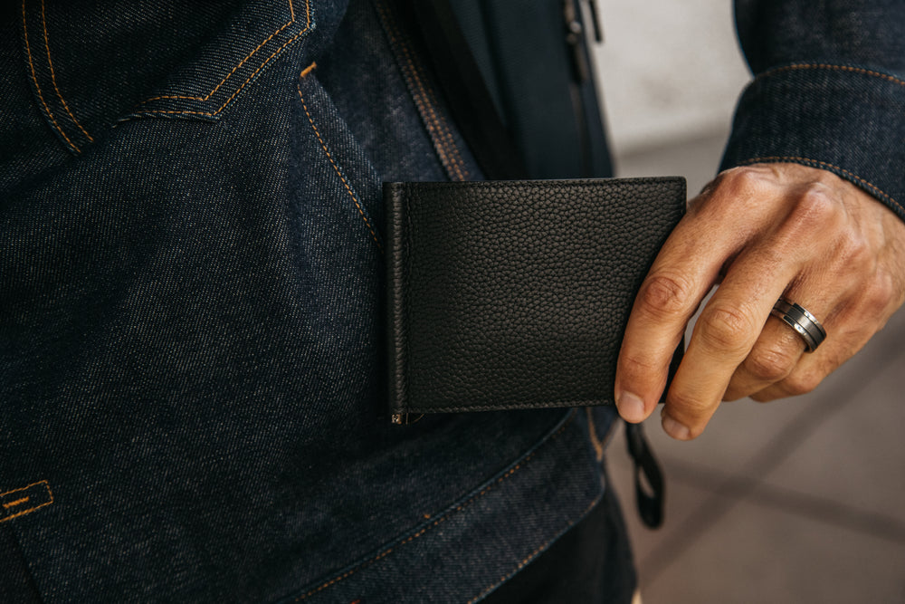 Neo Bifold Wallet with Money Clip